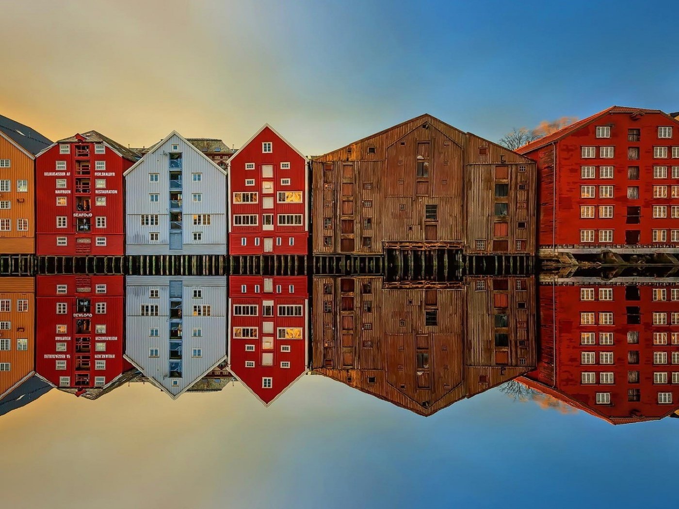 Обои отражение, город, дома, норвегия, тронхейм, reflection, the city, home, norway, trondheim разрешение 1920x1080 Загрузить