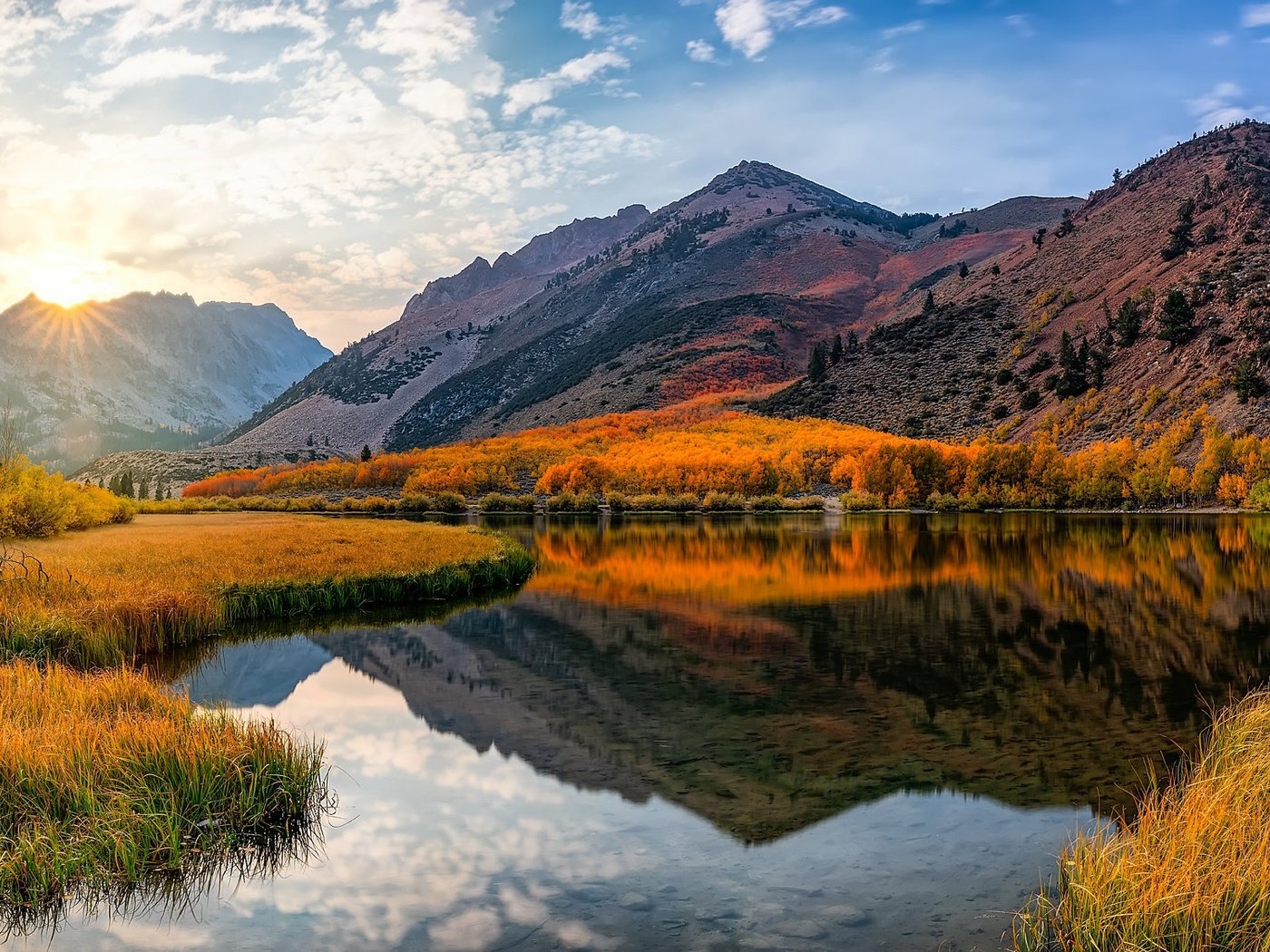 Обои озеро, горы, отражение, осень, калифорния, north lake, сьерра-невада, ка­ли­фор­нийс­кая, lake, mountains, reflection, autumn, ca, sierra nevada, california разрешение 2048x1125 Загрузить