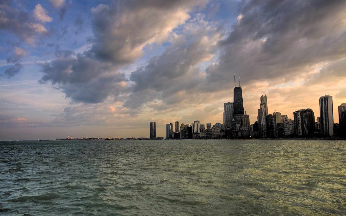 Обои облака, вода, небоскребы, чикаго, clouds, water, skyscrapers, chicago разрешение 1920x1200 Загрузить