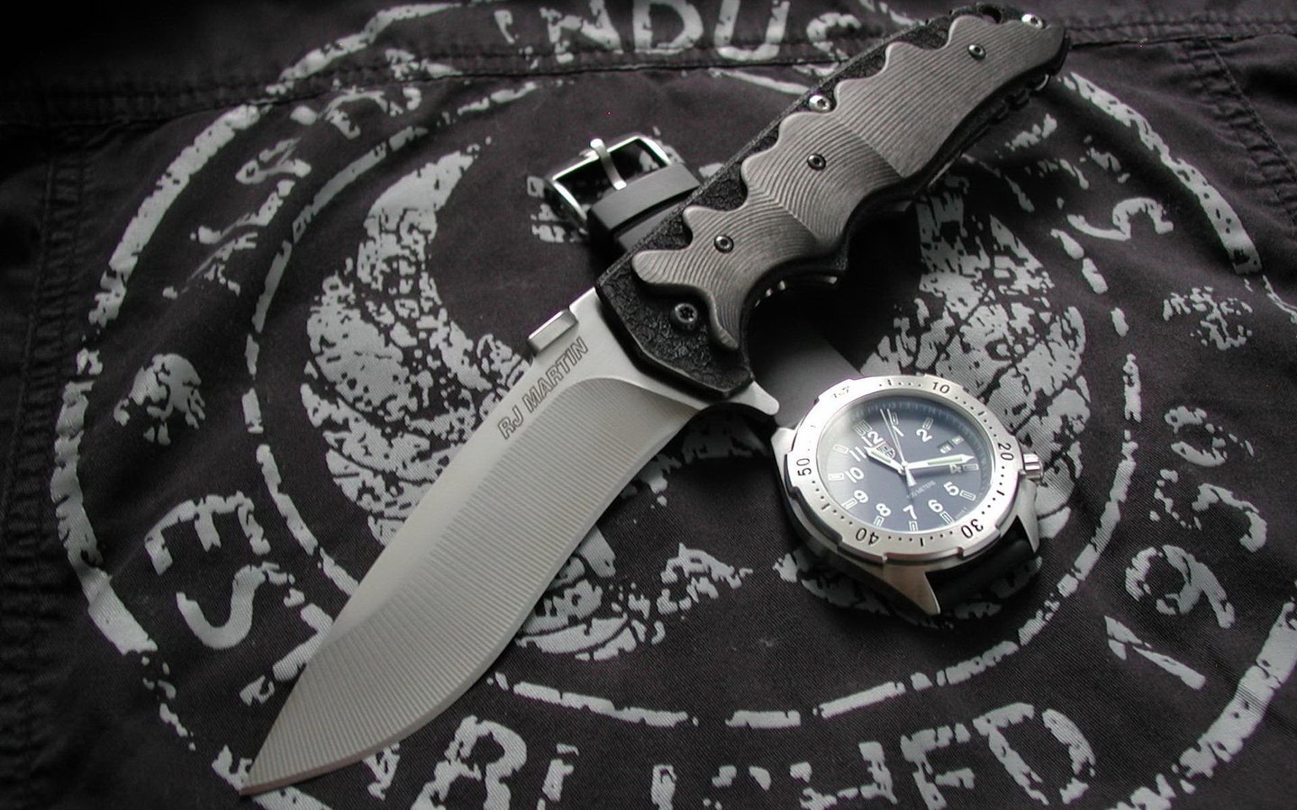 Обои часы, ткань, нож, knives & wristwatch, watch, fabric, knife, knives & wrist watch разрешение 1920x1200 Загрузить
