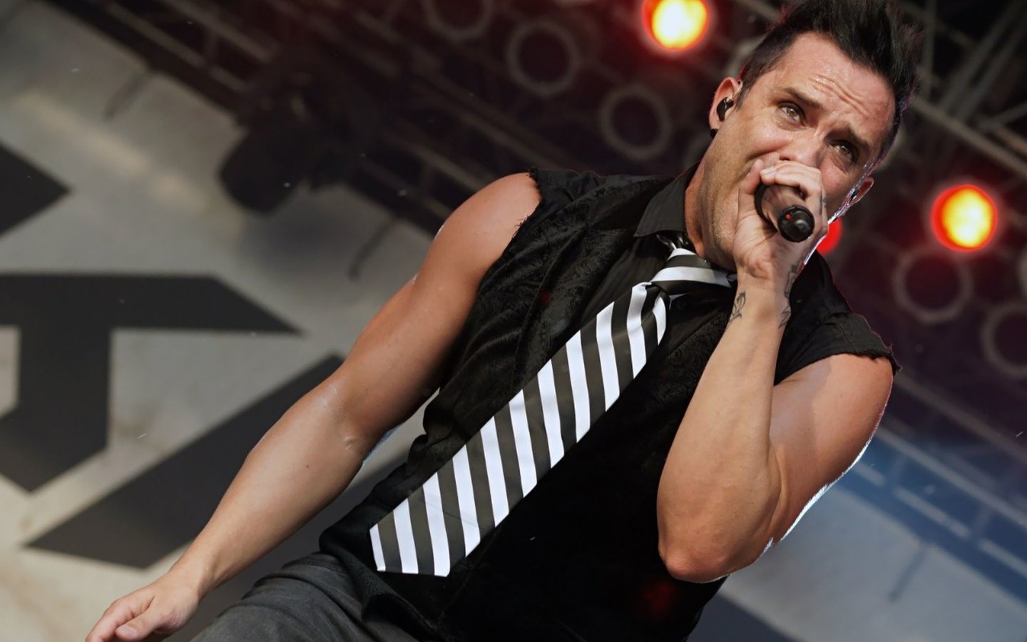 Обои skillet разрешение 2000x1600 Загрузить