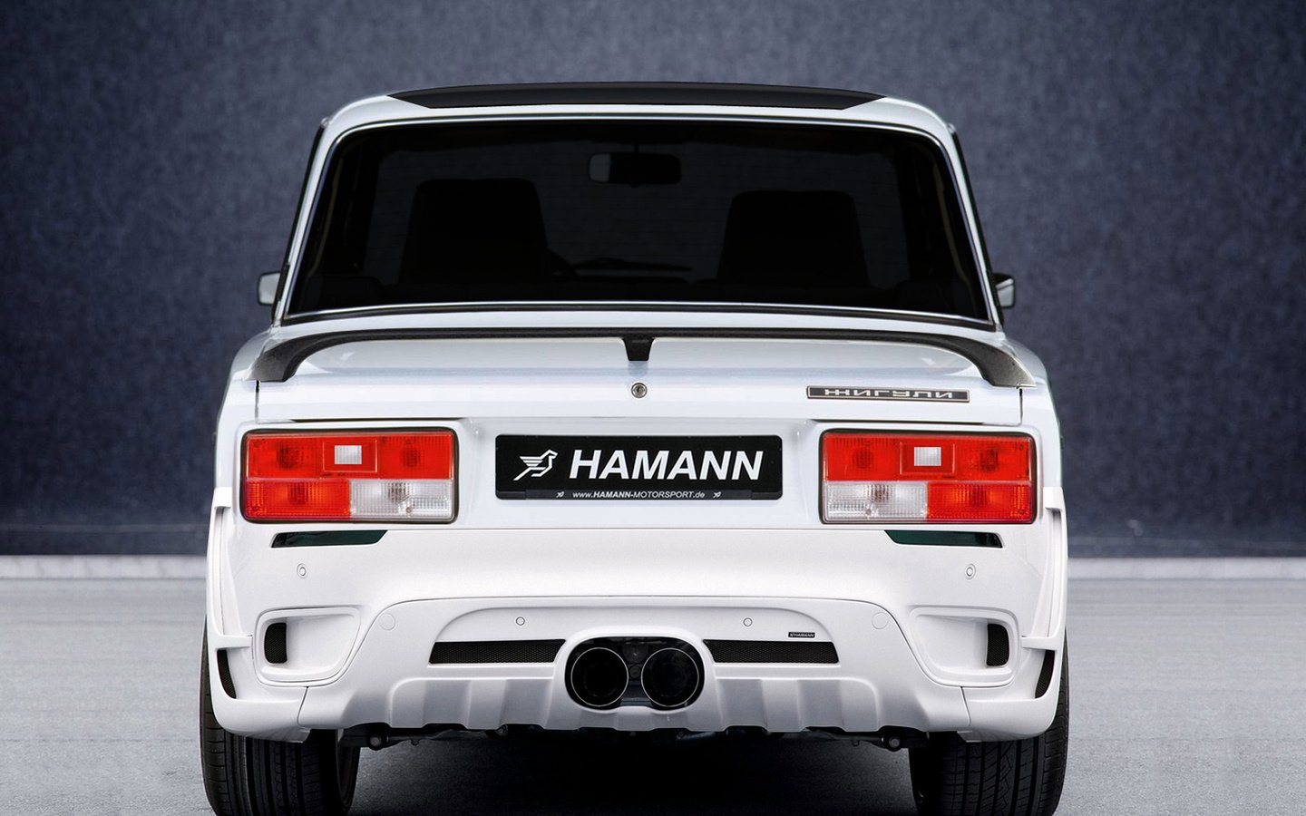 Обои белая, сзади, hamann, жигули, ваз 2107, white, back, lada, 2107 разрешение 1920x1200 Загрузить