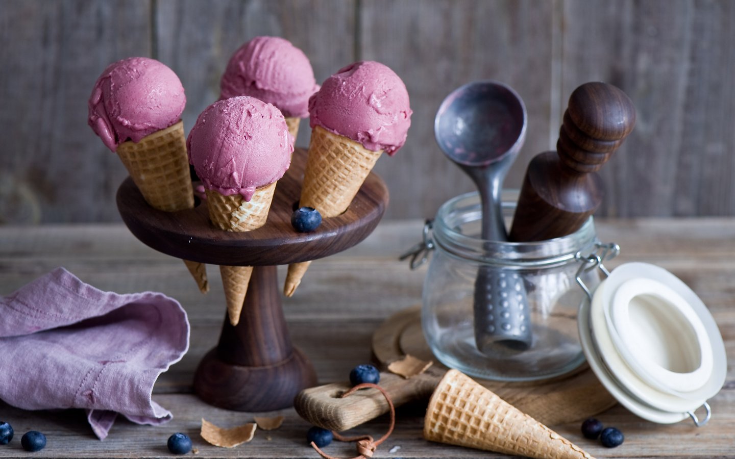 Обои мороженое, ягоды, черника, сладкое, мороженное, десерт, ice cream, berries, blueberries, sweet, dessert разрешение 2000x1382 Загрузить