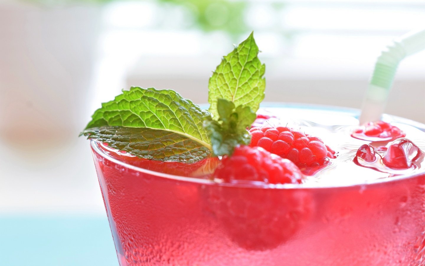 Обои мята, напиток, малина, еда, цвет, коктейль, клюква, mint, drink, raspberry, food, color, cocktail, cranberry разрешение 2560x1707 Загрузить