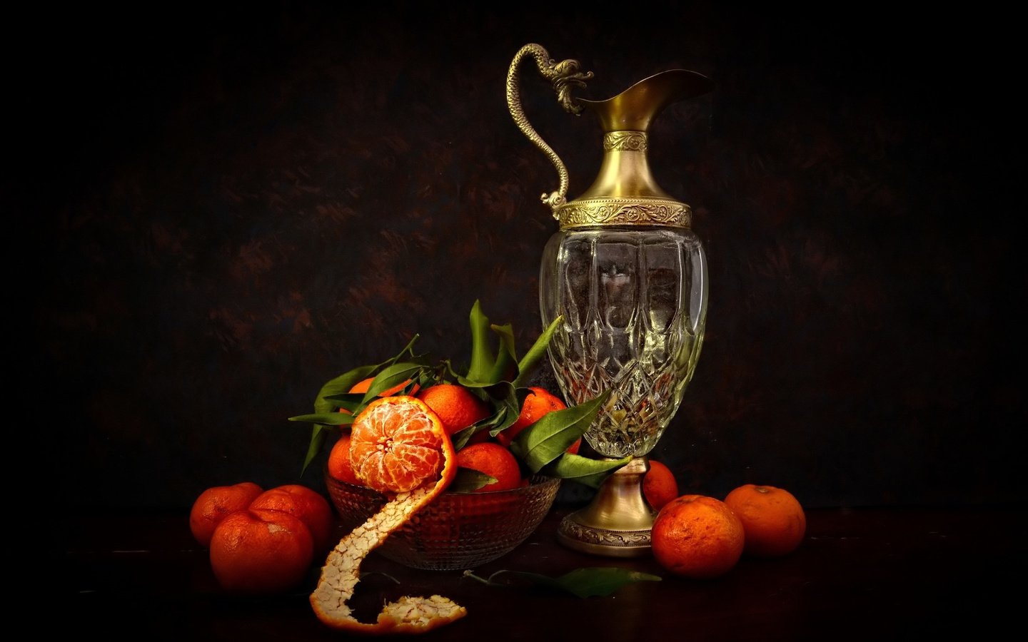 Обои листья, мандарины, натюрморт, графин, кожура, leaves, tangerines, still life, decanter, peel разрешение 2048x1296 Загрузить