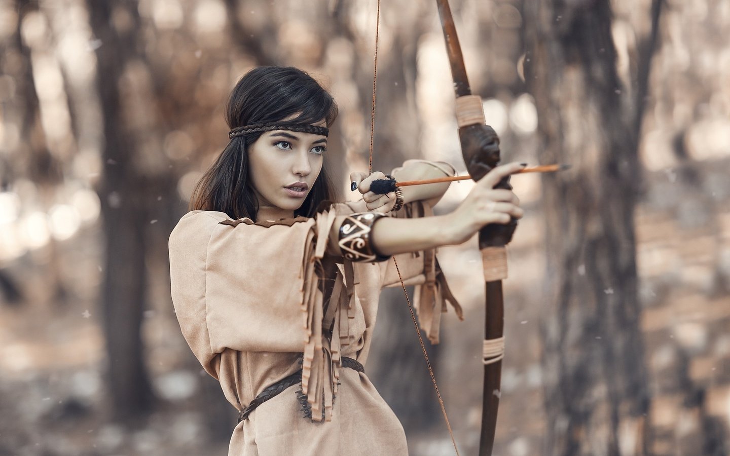 Обои девушка, платье, лук, стрела, girl, dress, bow, arrow разрешение 2048x1392 Загрузить