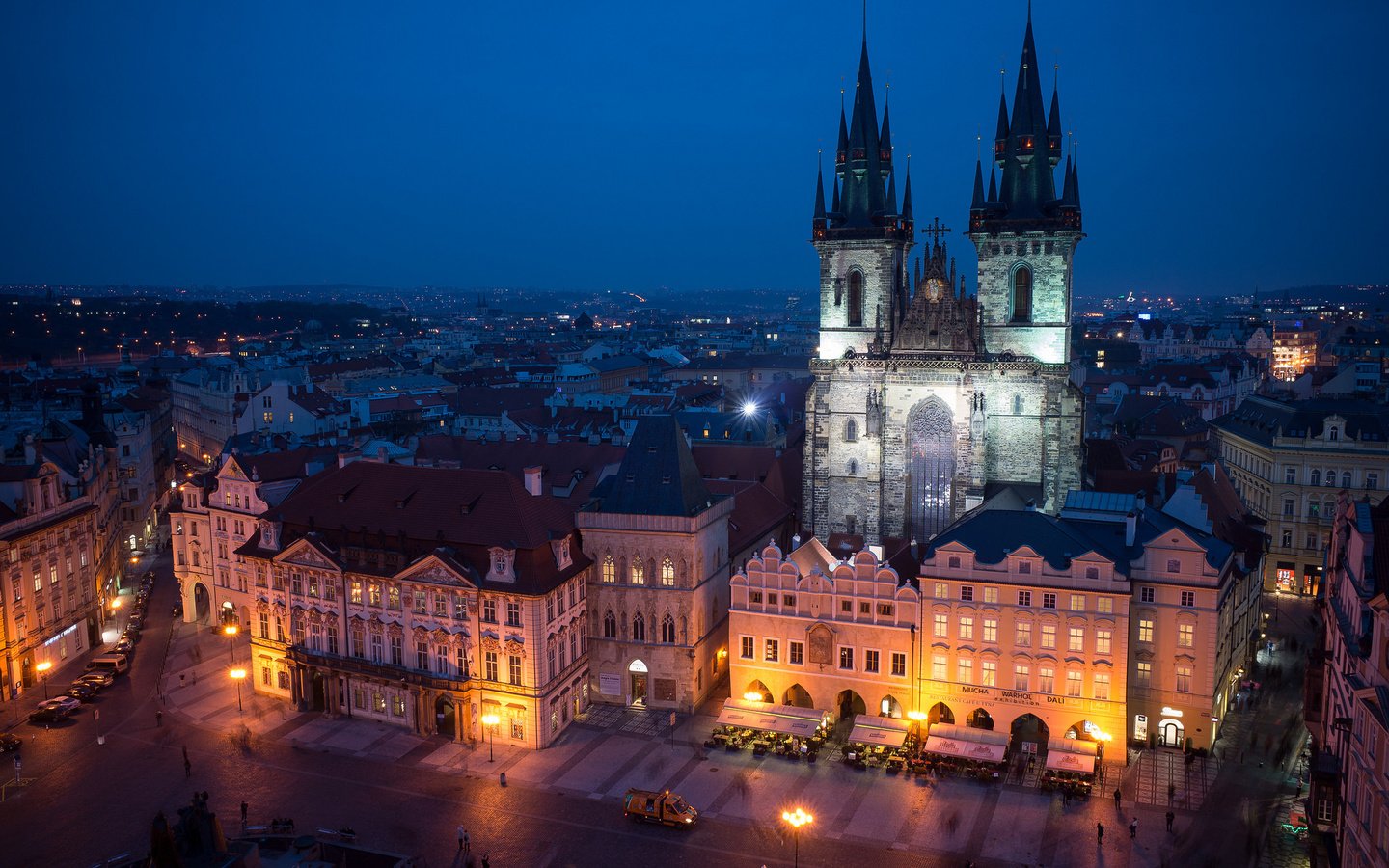 Обои небо, чехия, ночь, praha, česká republika, город, чешская, чешка, архитектура, республика, здания, старе-место, синее, staroměstské náměstí, староместская площадь, освещение, týnský chrám, прага, тынский храм, tyn church, the sky, czech republic, night, czech, the city, architecture, republic, building, staré město, blue, old town square, lighting, prague разрешение 2048x1357 Загрузить