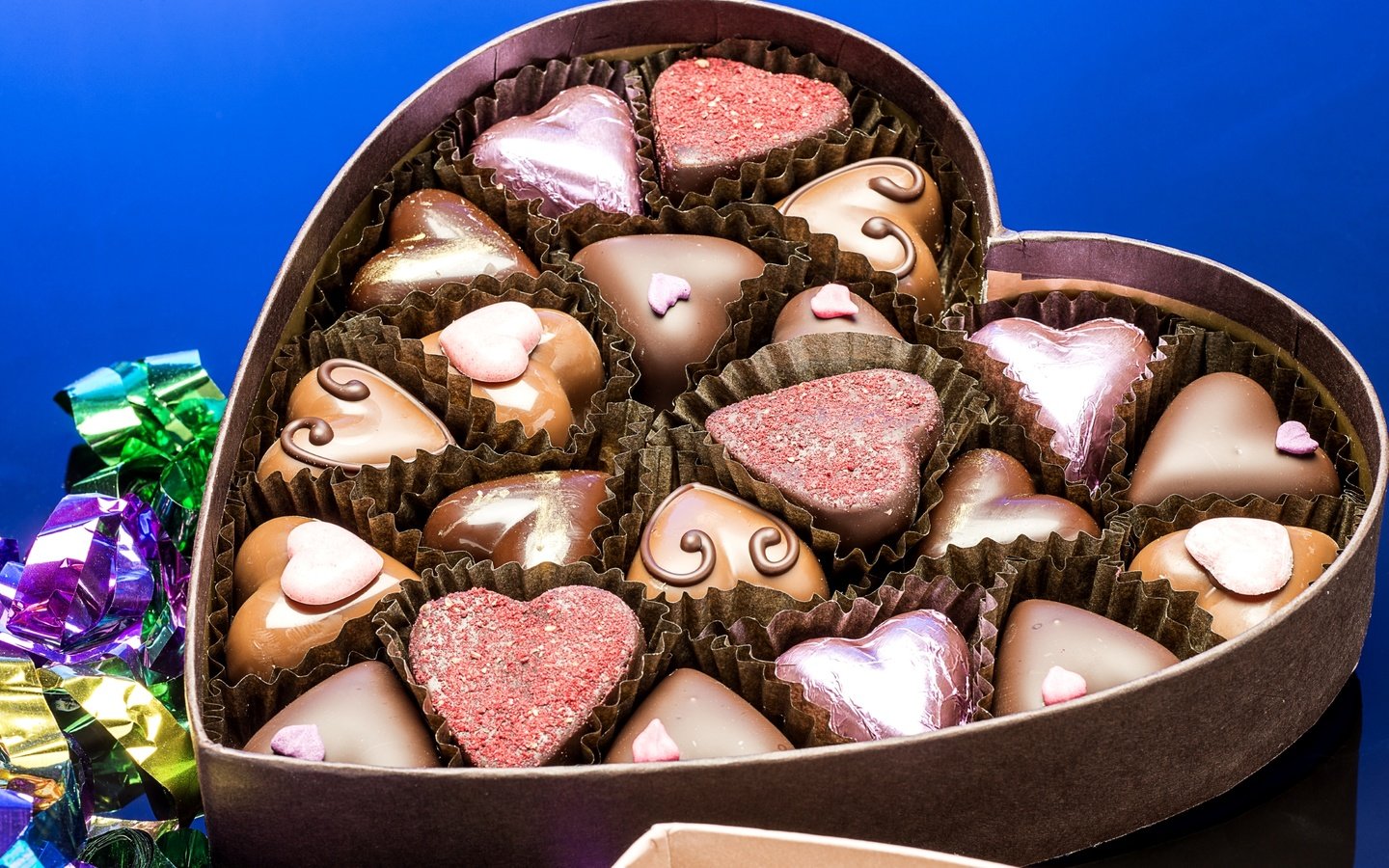 Обои конфеты, сердце, шоколад, коробка, candy, heart, chocolate, box разрешение 3000x1941 Загрузить