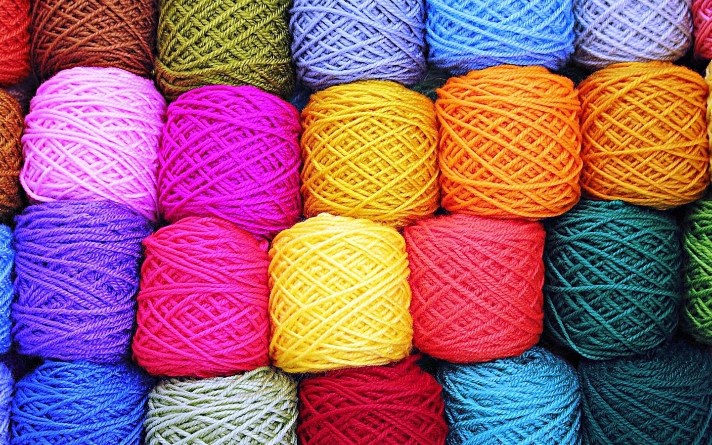 Обои разноцветные, нити, нитки, вязание, пряжа, рукоделие, мотки, colorful, thread, knitting, yarn, needlework, hanks разрешение 1920x1080 Загрузить