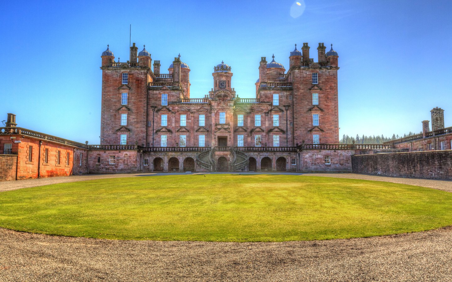 Обои замок, великобритания, шотландия, газон, замок драмланриг, drumlanrig castle, castle, uk, scotland, lawn, lock dramlanrig разрешение 4500x2890 Загрузить