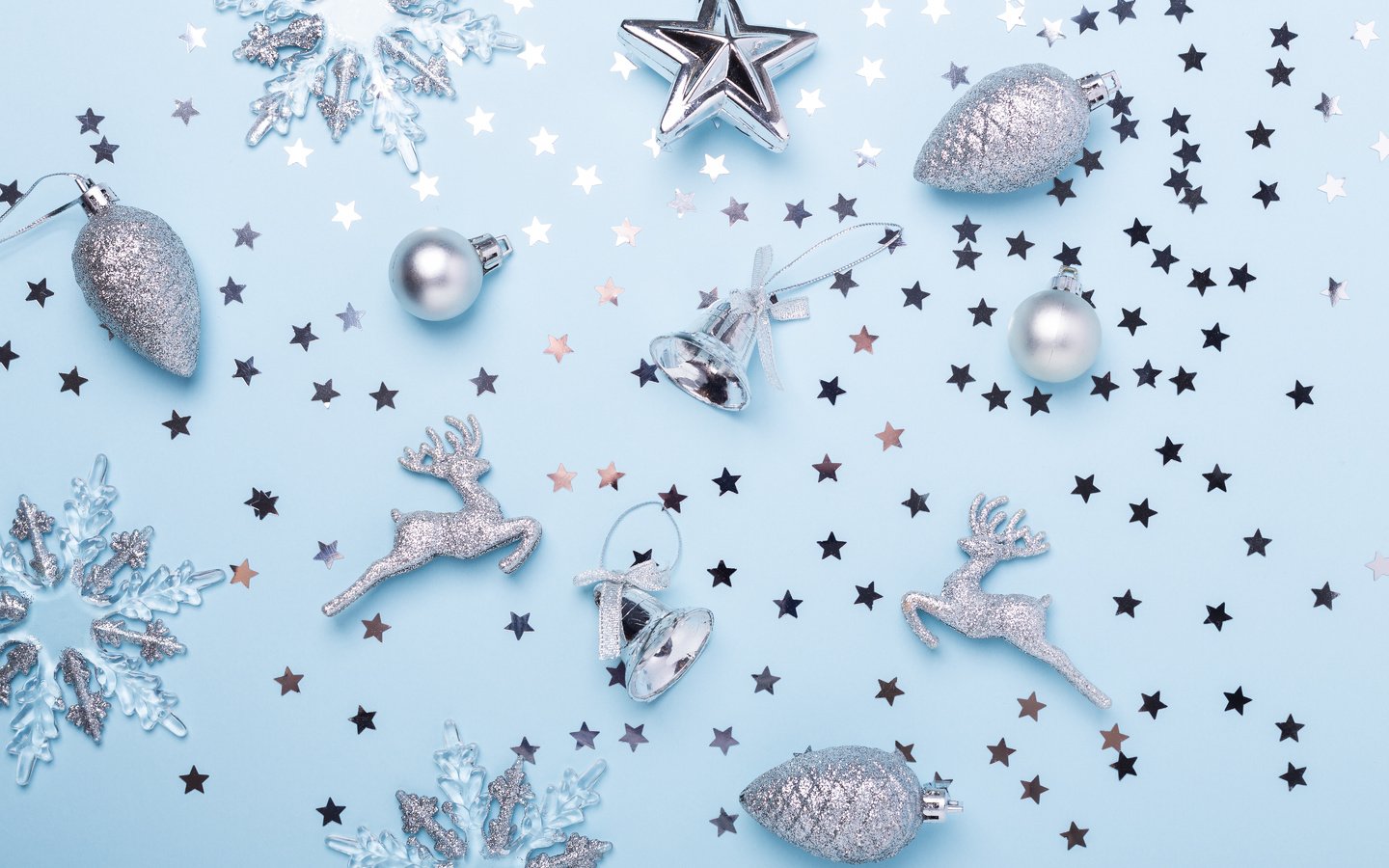 Обои новогодние украшения, новый год, конфетти, олень, фон, голубой, блеск, игрушки, серебро, снежинка, christmas decorations, new year, confetti, deer, background, blue, shine, toys, silver, snowflake разрешение 5760x3840 Загрузить