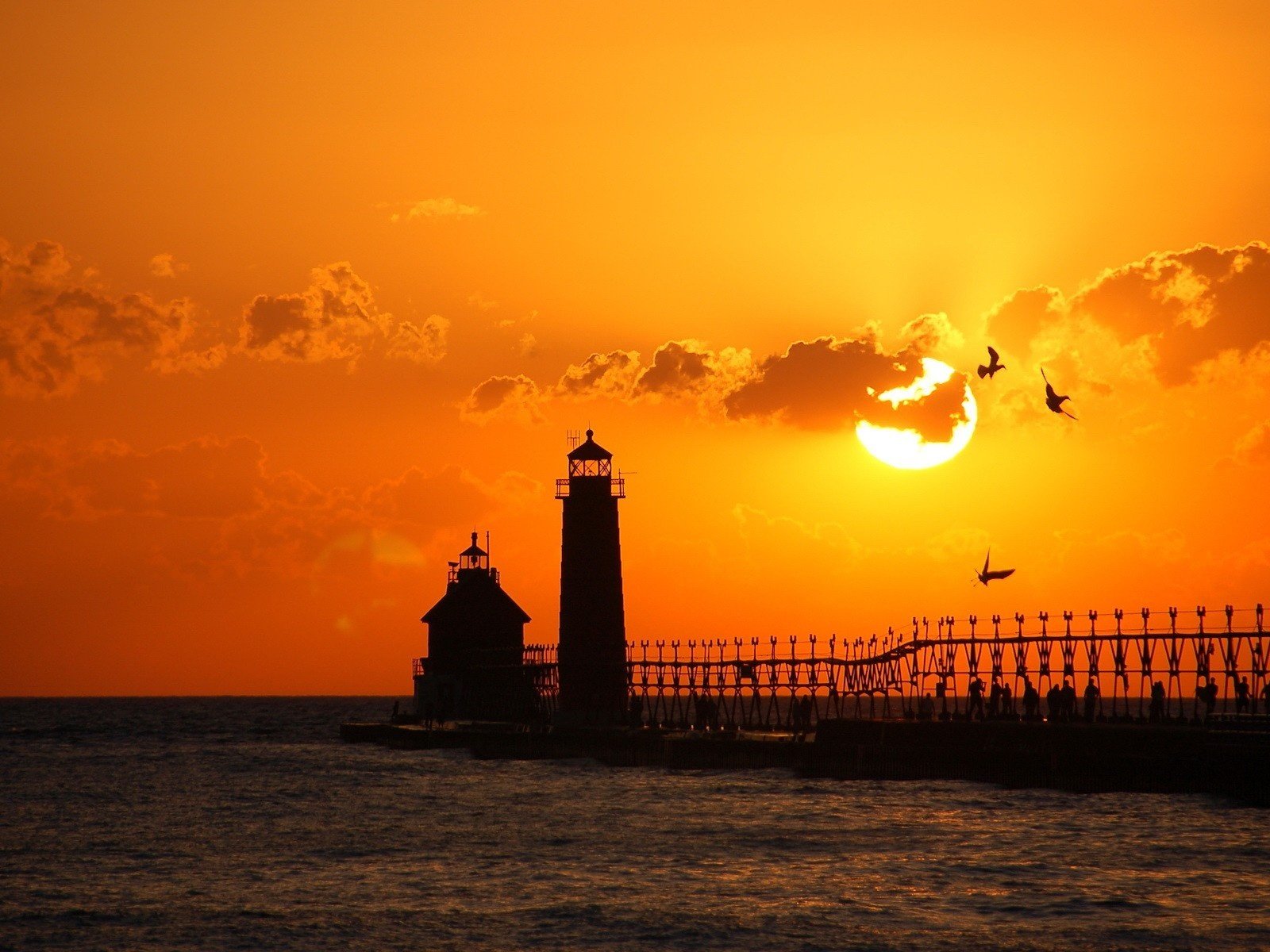 Обои закат, море, пляж, маяк, sunset, sea, beach, lighthouse разрешение 1920x1200 Загрузить