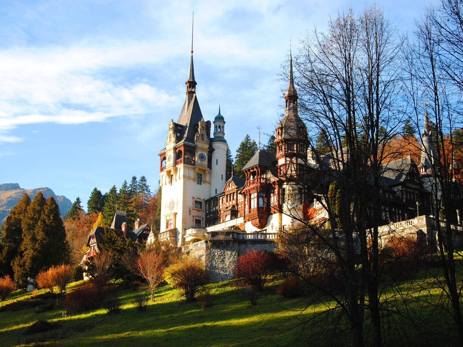 Обои замок, осень, румыния, castle, autumn, romania разрешение 3872x2592 Загрузить