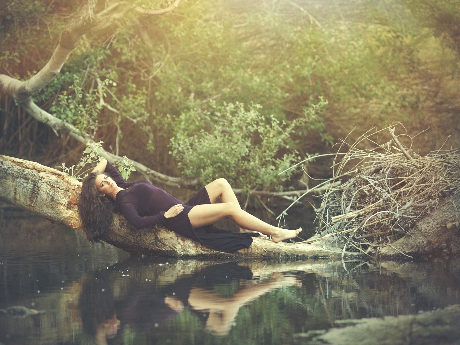 Обои вода, девушка, платье, модель, татьяна альварес, water, girl, dress, model, tatiana alvarez разрешение 2048x1314 Загрузить