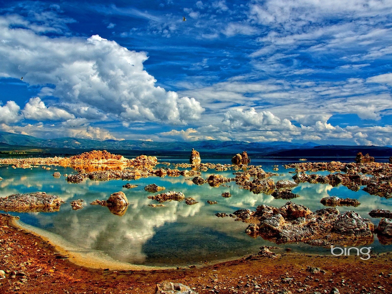 Обои небо, облака, горы, сша, калифорния, озеро моно, the sky, clouds, mountains, usa, ca, mono lake разрешение 1920x1200 Загрузить