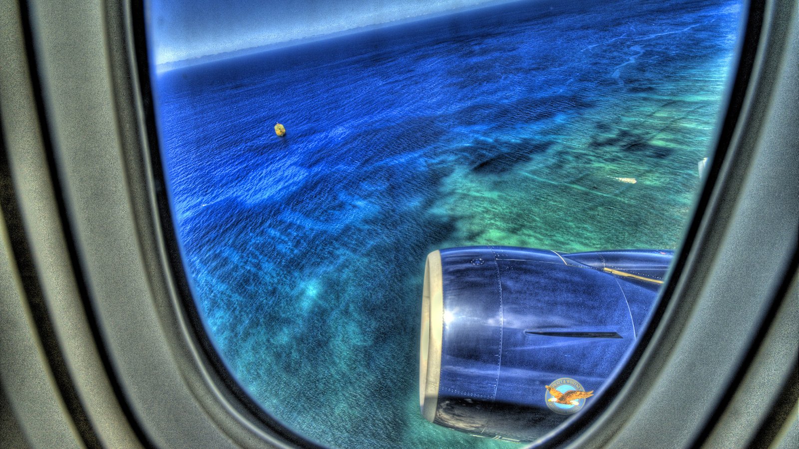 Обои самолет, море, иллюминатор, the plane, sea, the window разрешение 2048x1364 Загрузить