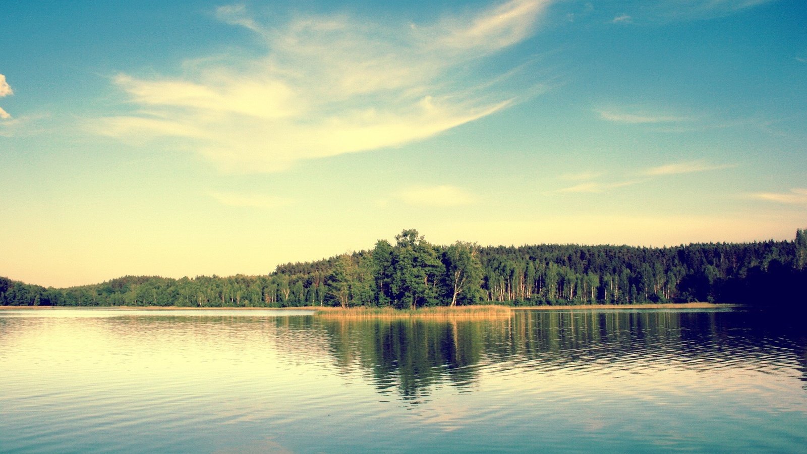 Обои небо, деревья, озеро, the sky, trees, lake разрешение 1920x1440 Загрузить