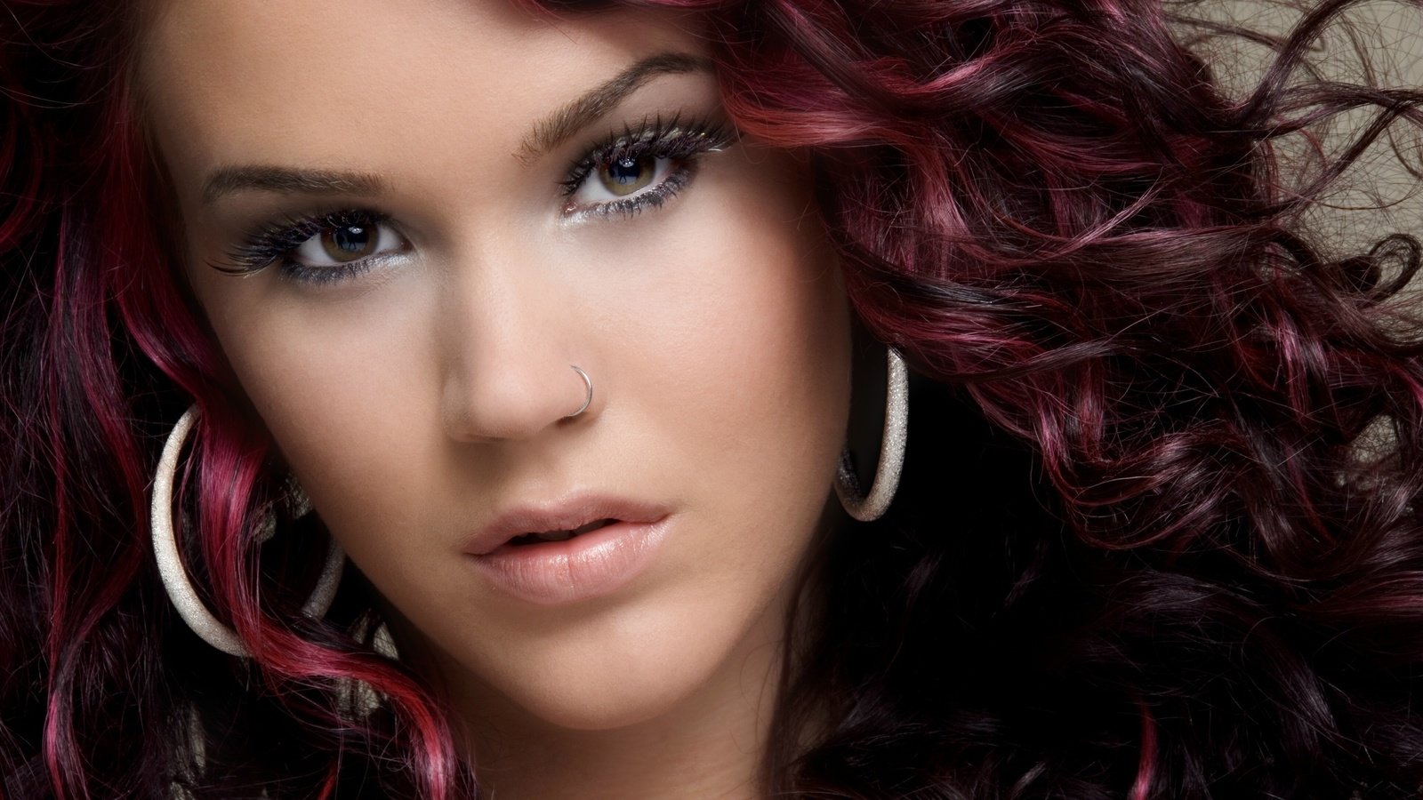 Обои крашеная, пирсинг, сёрьги, джосс стоун, painted, piercing, earrings, joss stone разрешение 3869x2572 Загрузить