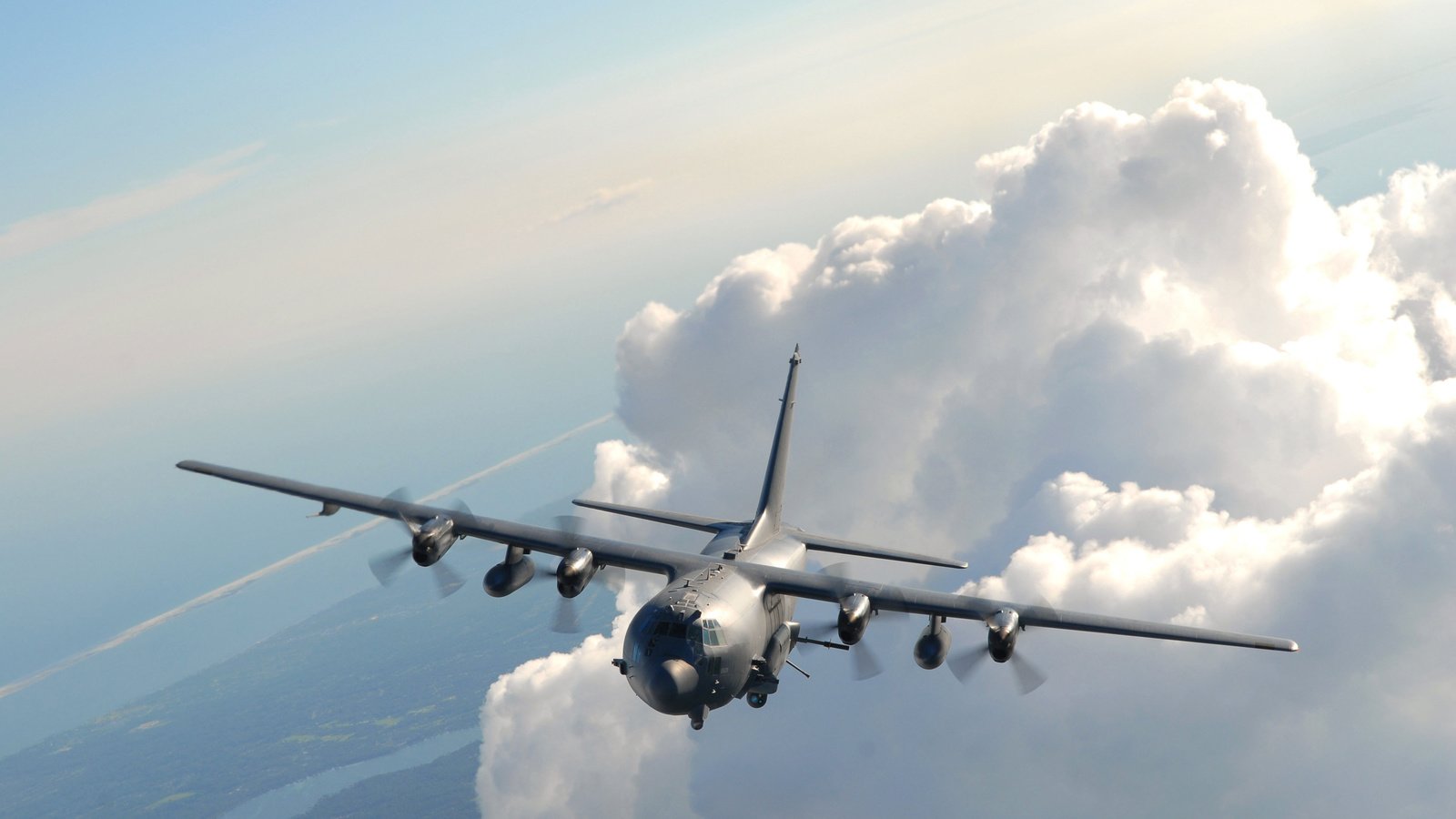 Обои небо, облака, самолет, полет, lockheed ac-130u spooky, the sky, clouds, the plane, flight разрешение 3872x2592 Загрузить