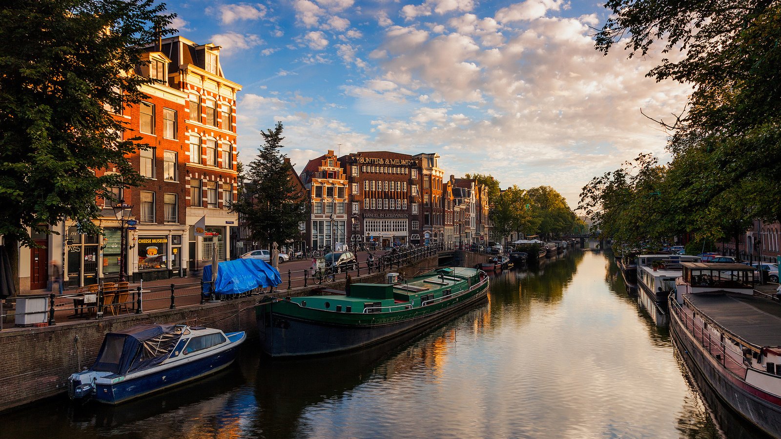 Обои вода, река, канал, нидерланды, амстердам, nederland, water, river, channel, netherlands, amsterdam разрешение 1920x1200 Загрузить