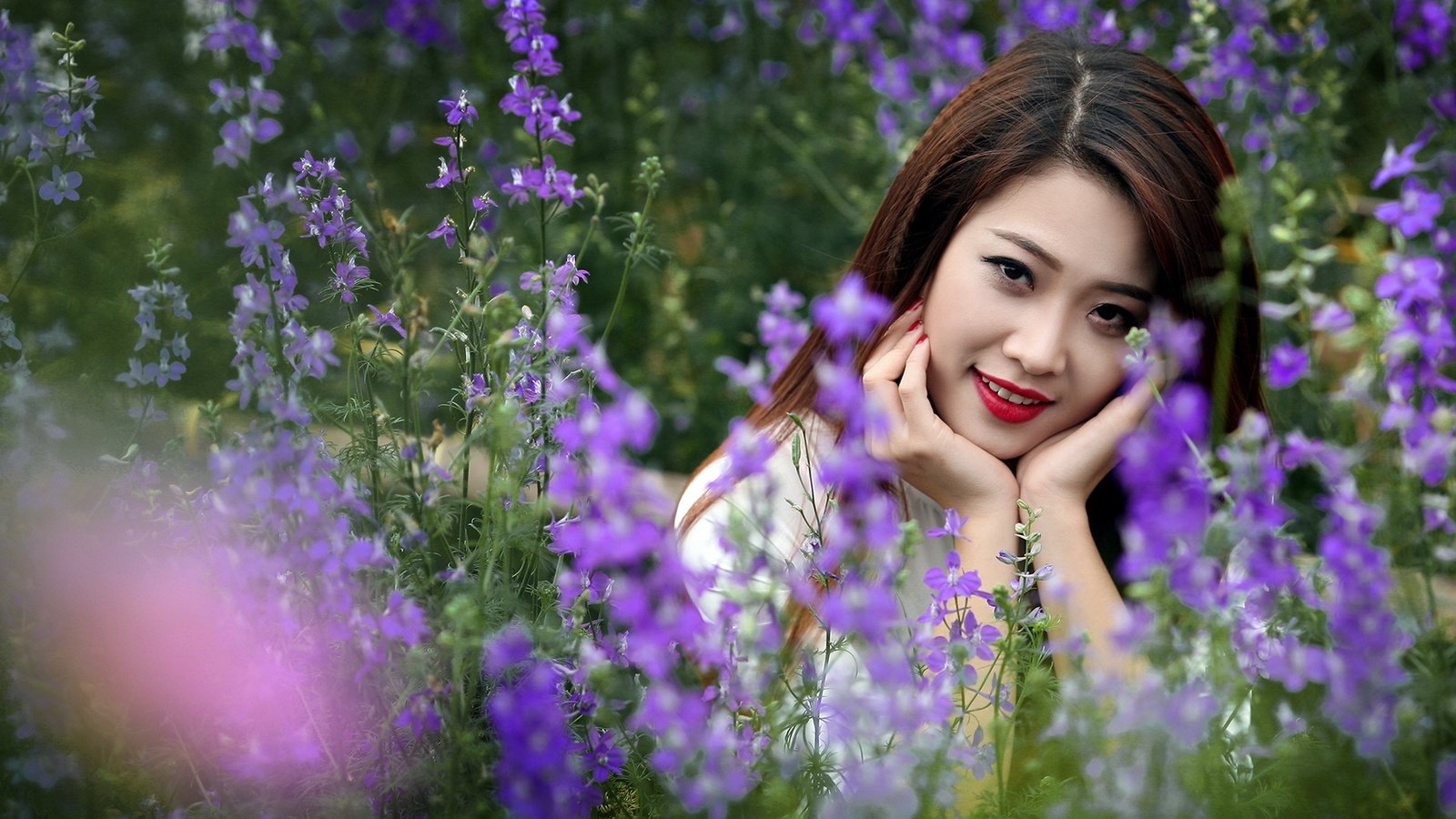 Обои цветы, девушка, взгляд, азиатка, flowers, girl, look, asian разрешение 1920x1206 Загрузить