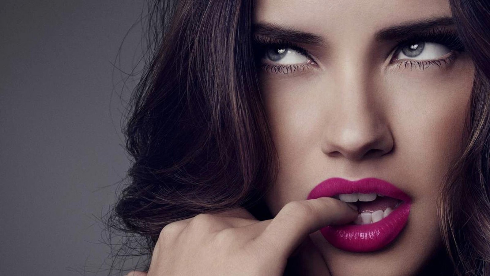 Обои брюнетка, модель, губы, лицо, адриана лима, brunette, model, lips, face, adriana lima разрешение 1920x1080 Загрузить