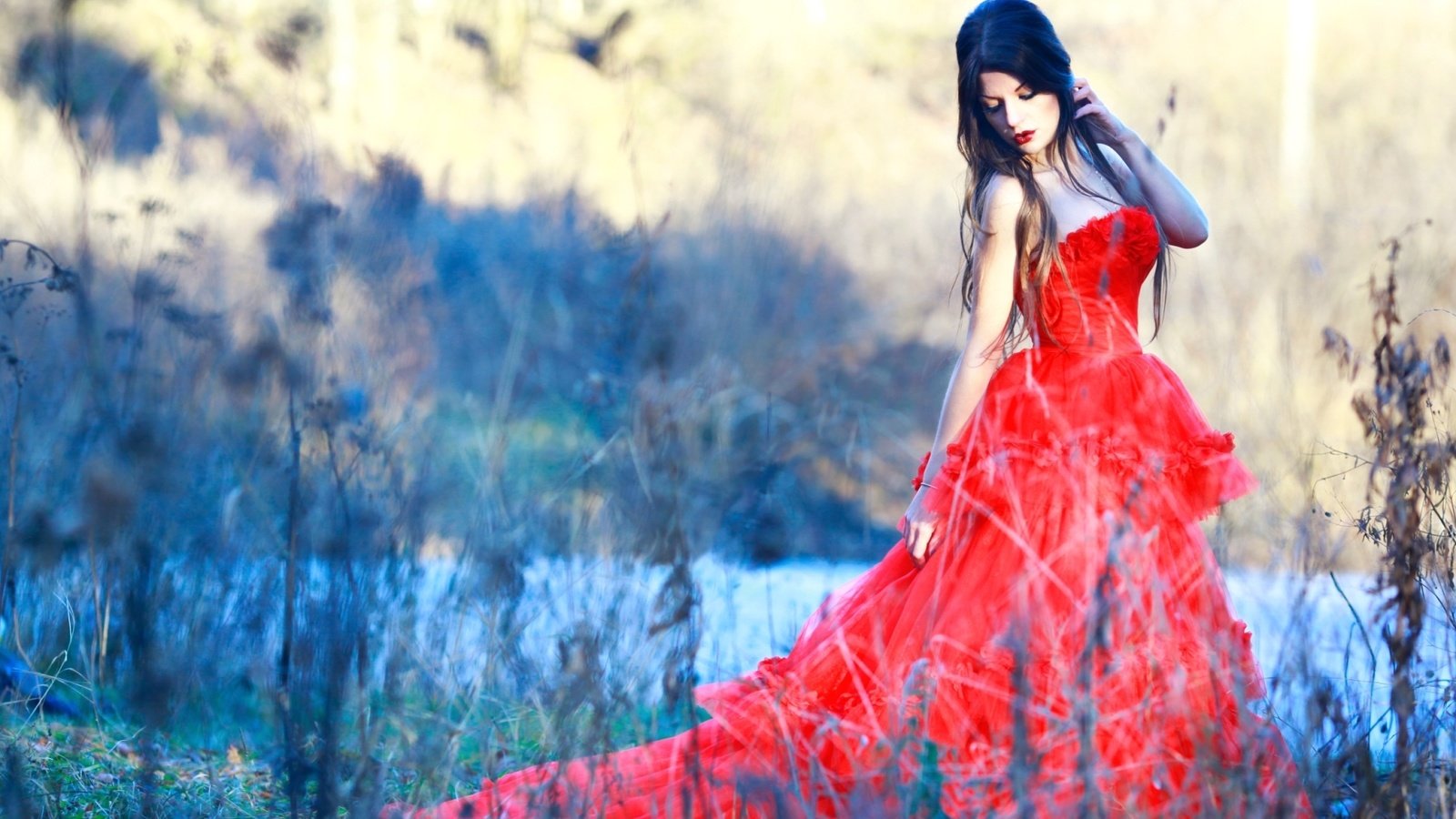 Обои природа, платье, брюнетка, красное, nature, dress, brunette, red разрешение 1920x1280 Загрузить