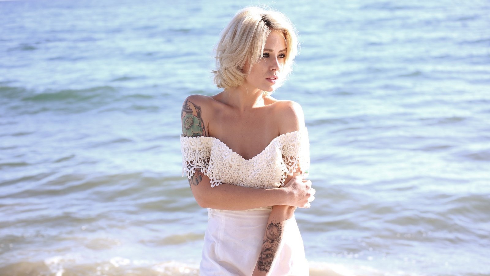 Обои девушка, платье, блондинка, татуировки, тату, alysha nett, girl, dress, blonde, tattoo разрешение 2048x1302 Загрузить