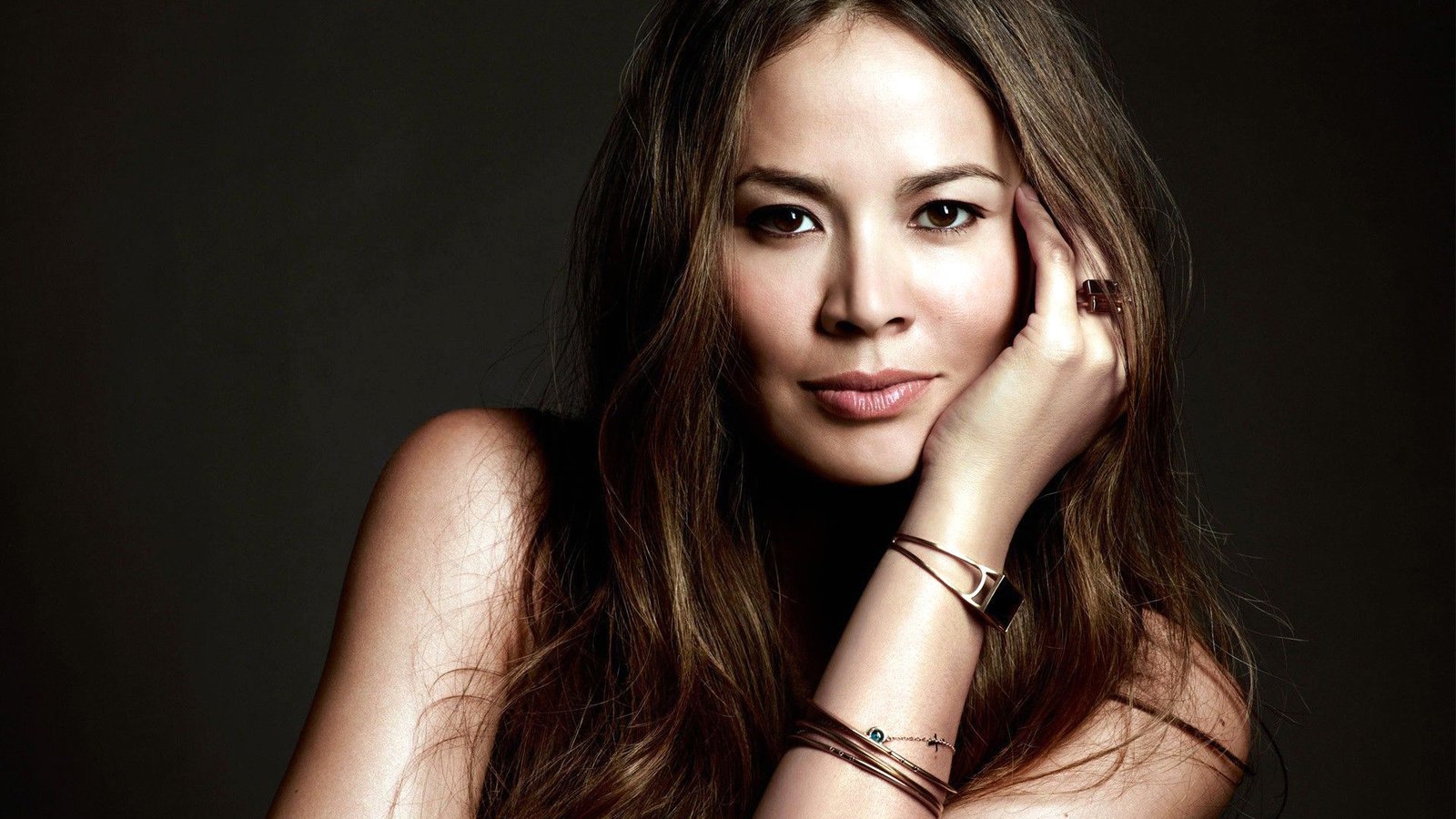 Обои взгляд, модель, волосы, лицо, актриса, мун бладгуд, moon bloodgood, look, model, hair, face, actress, mun bladgoud разрешение 1920x1200 Загрузить