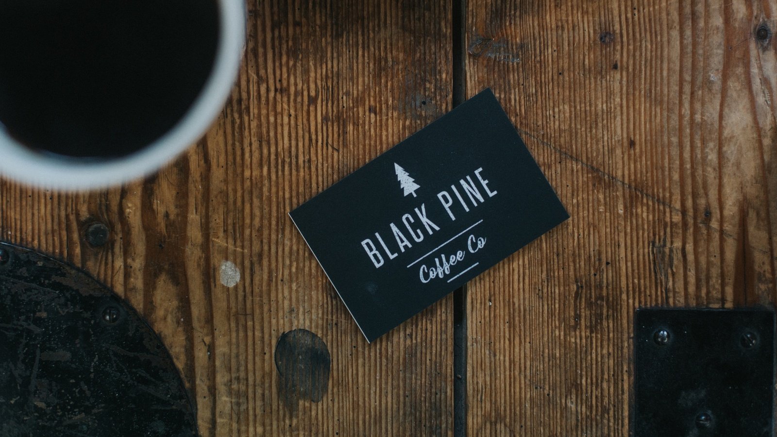 Обои кофе, чашка, визитка, black pine, coffee, cup, card разрешение 2048x1372 Загрузить