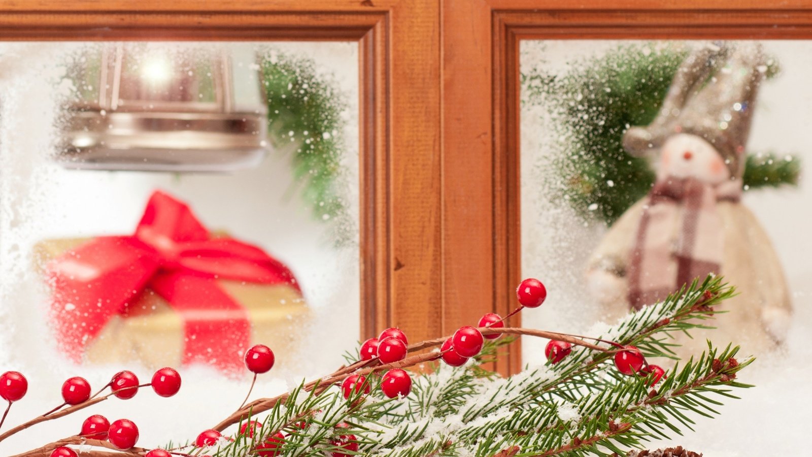 Обои новый год, елка, окно, подарок, рождество, new year, tree, window, gift, christmas разрешение 2880x1800 Загрузить