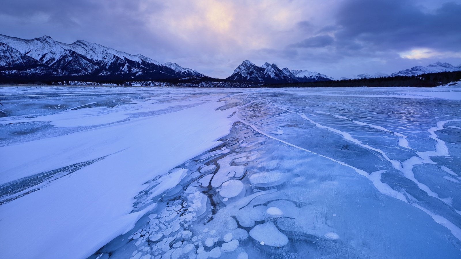 Обои озеро, горы, природа, зима, пейзаж, лёд, lake, mountains, nature, winter, landscape, ice разрешение 1920x1200 Загрузить