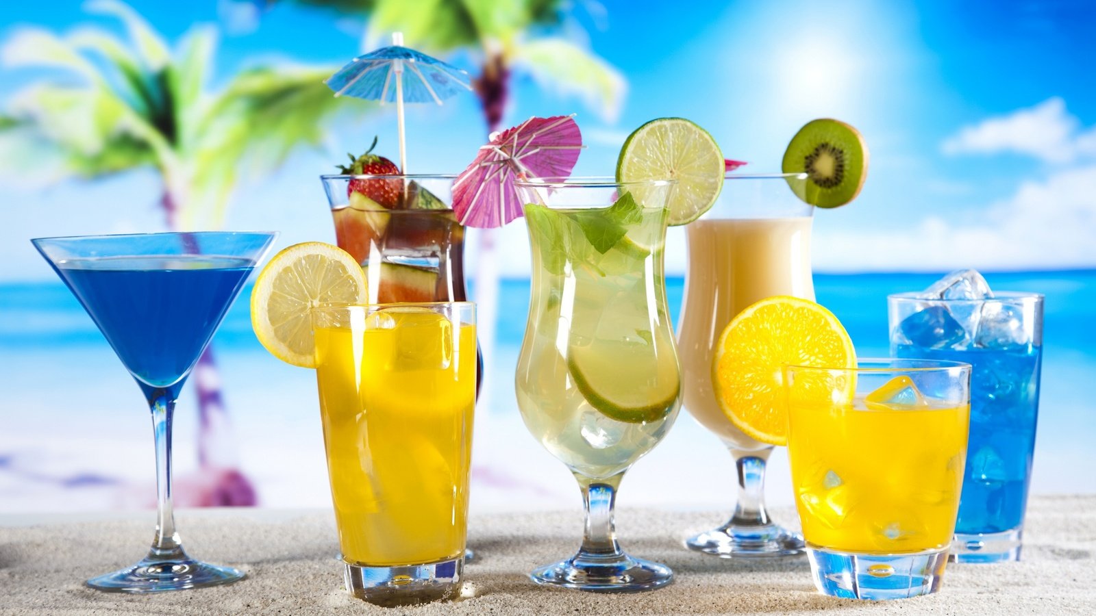 Обои пляж, киви, фрукты, коктейли, клубника, стаканы, лёд, бокалы, лимон, лайм, коктейль, напитки, beach, kiwi, fruit, cocktails, strawberry, glasses, ice, lemon, lime, cocktail, drinks разрешение 3840x2160 Загрузить