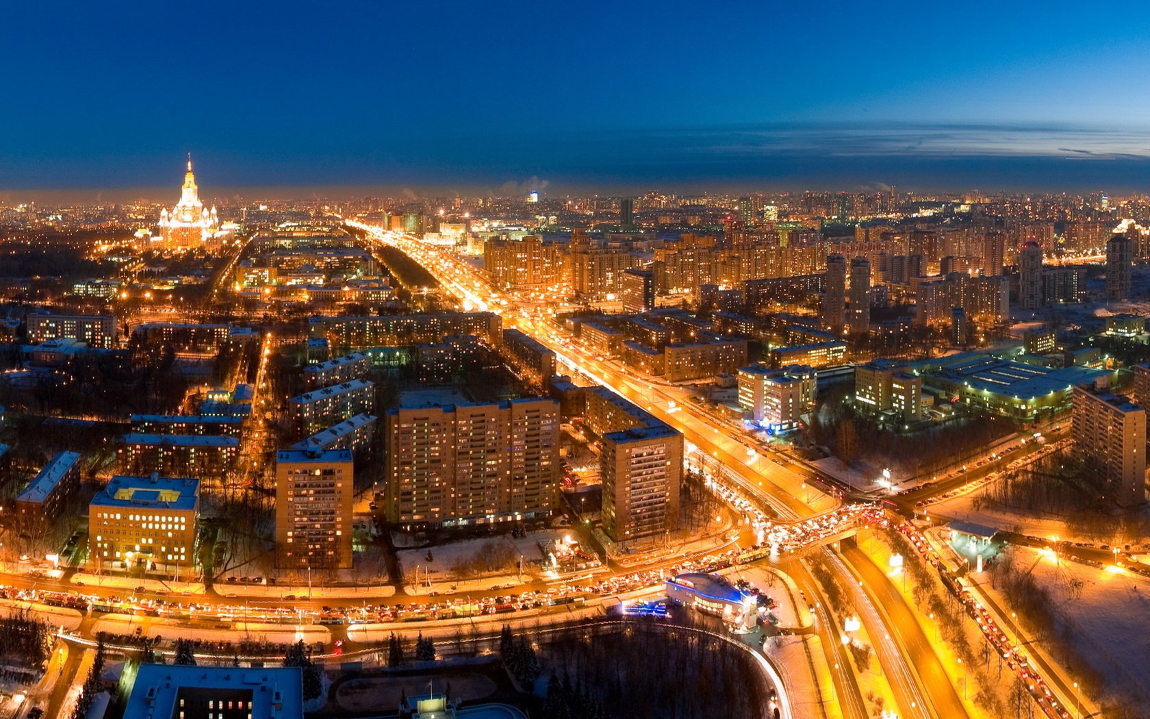 Обои дорога, ночь, огни, москва, road, night, lights, moscow разрешение 2565x1050 Загрузить