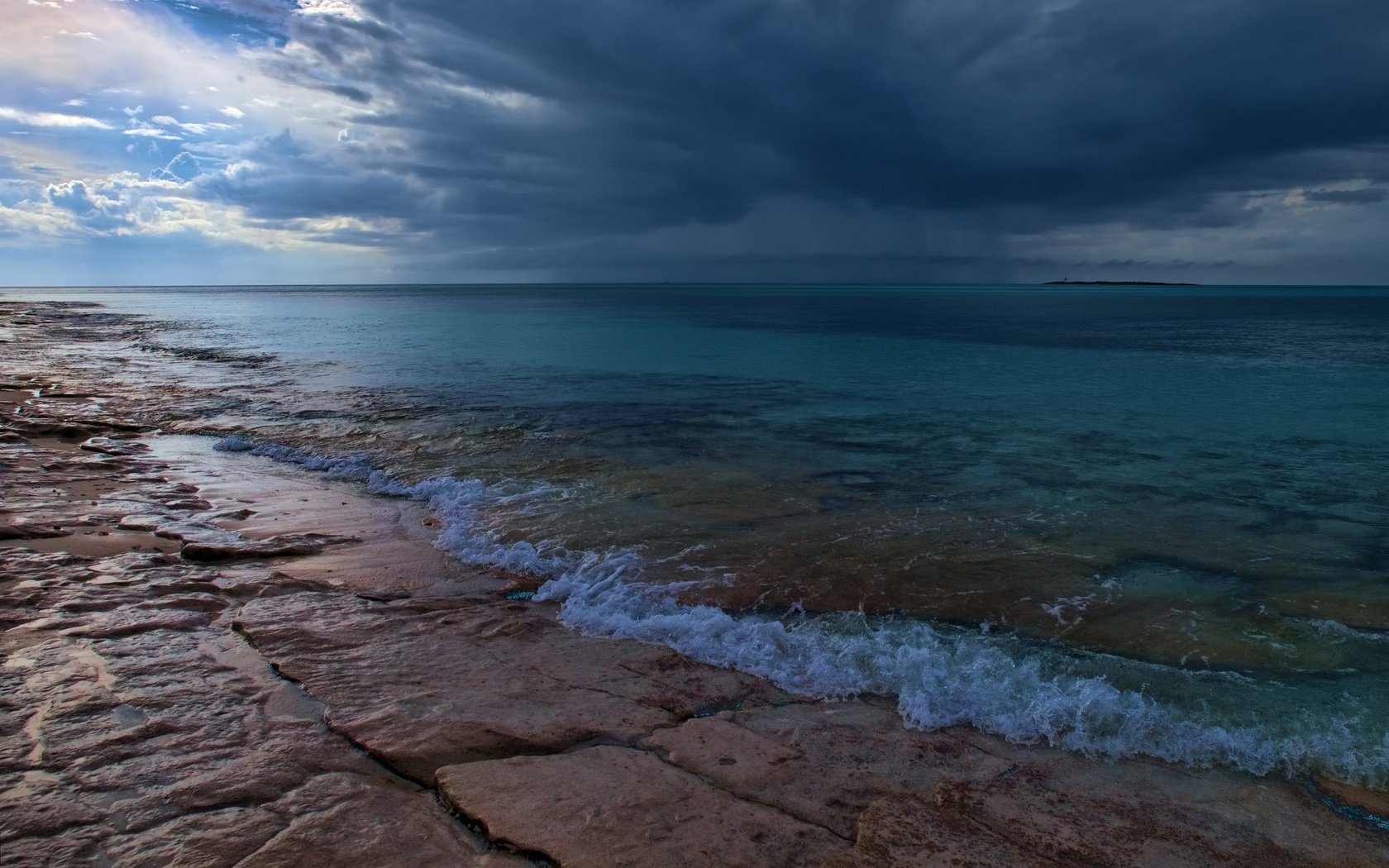 Обои облака, природа, море, пляж, горизонт, побережье, clouds, nature, sea, beach, horizon, coast разрешение 2560x1600 Загрузить