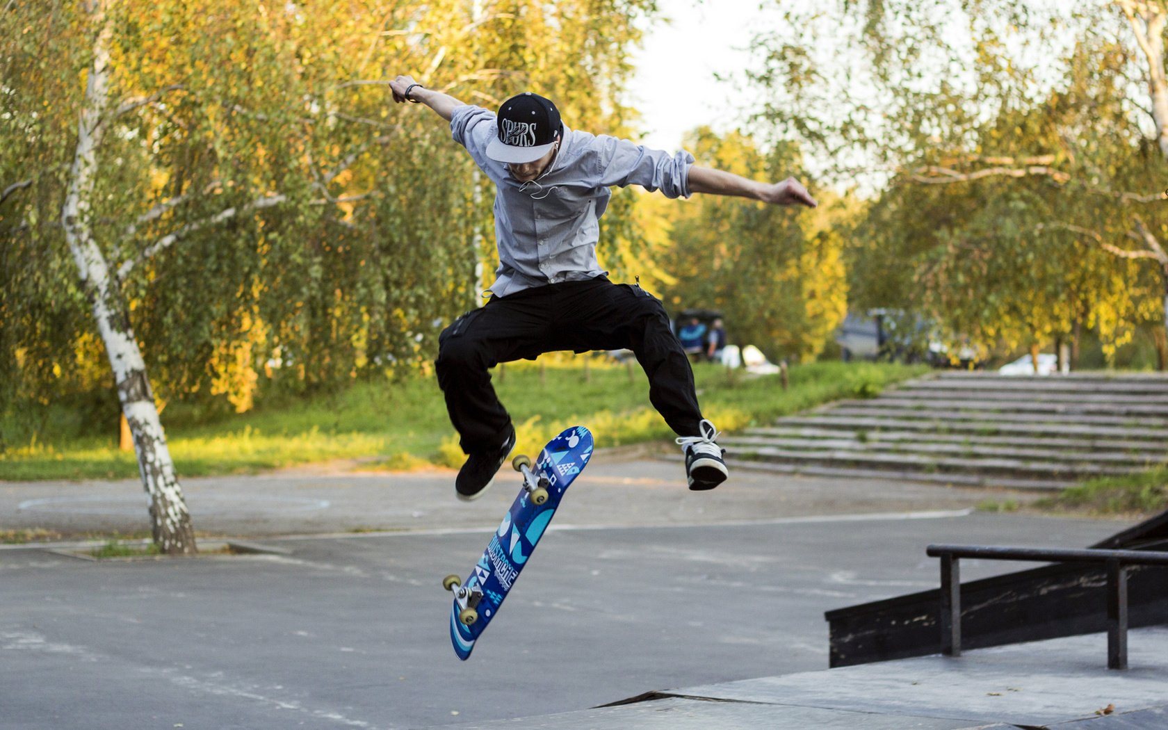 Обои прыжок, скейтбординг, трюки, на скейтборде, скейтбордист, на асфальте, jump, skateboarding, tricks, on a skateboard, skateboarder, on the pavement разрешение 1920x1080 Загрузить