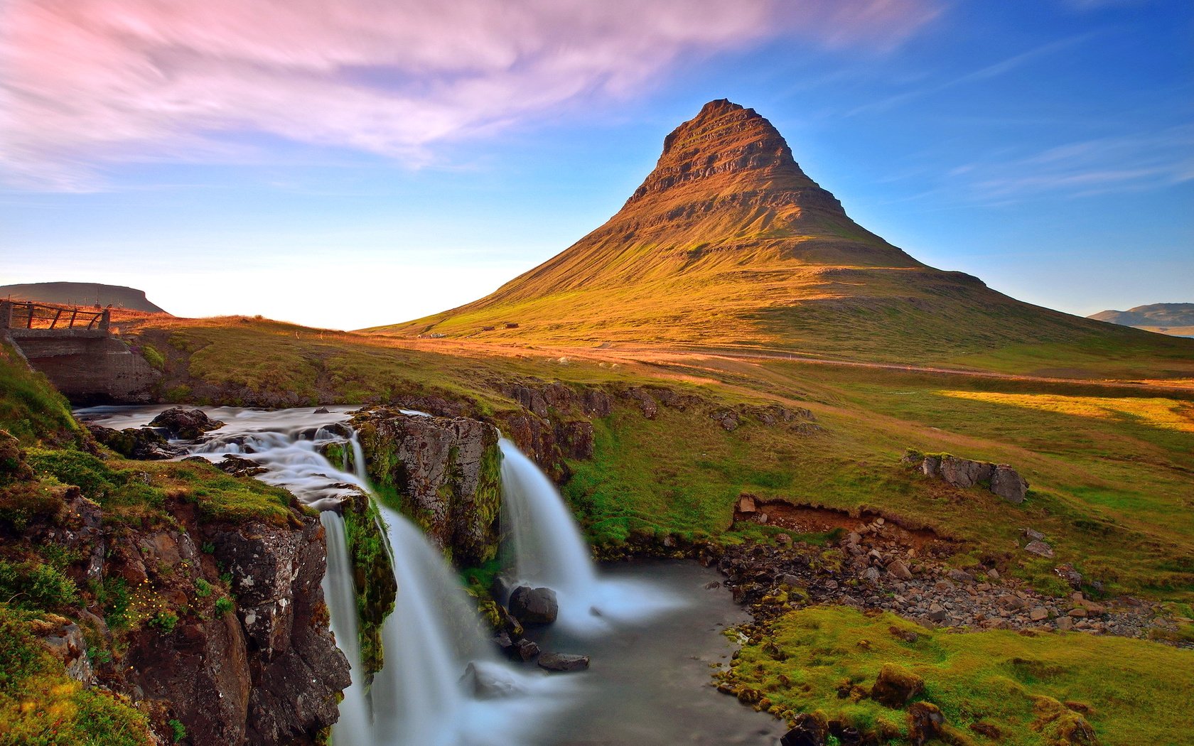 Обои река, пейзаж, гора, водопад, исландия, kirkjufellsfoss, river, landscape, mountain, waterfall, iceland разрешение 1920x1200 Загрузить