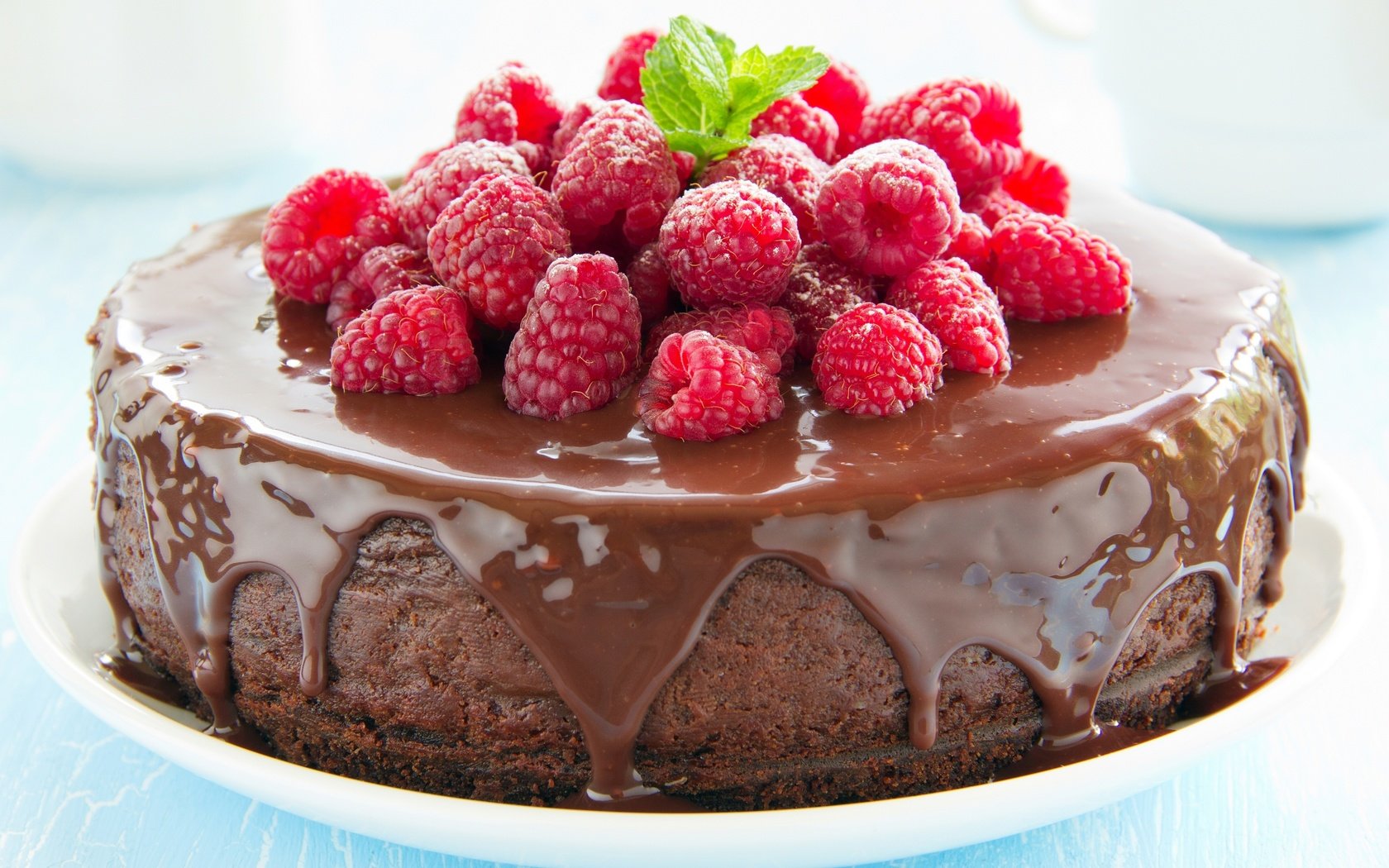 Обои малина, ягоды, шоколад, выпечка, торт, десерт, глазурь, кулич, raspberry, berries, chocolate, cakes, cake, dessert, glaze разрешение 3940x2627 Загрузить