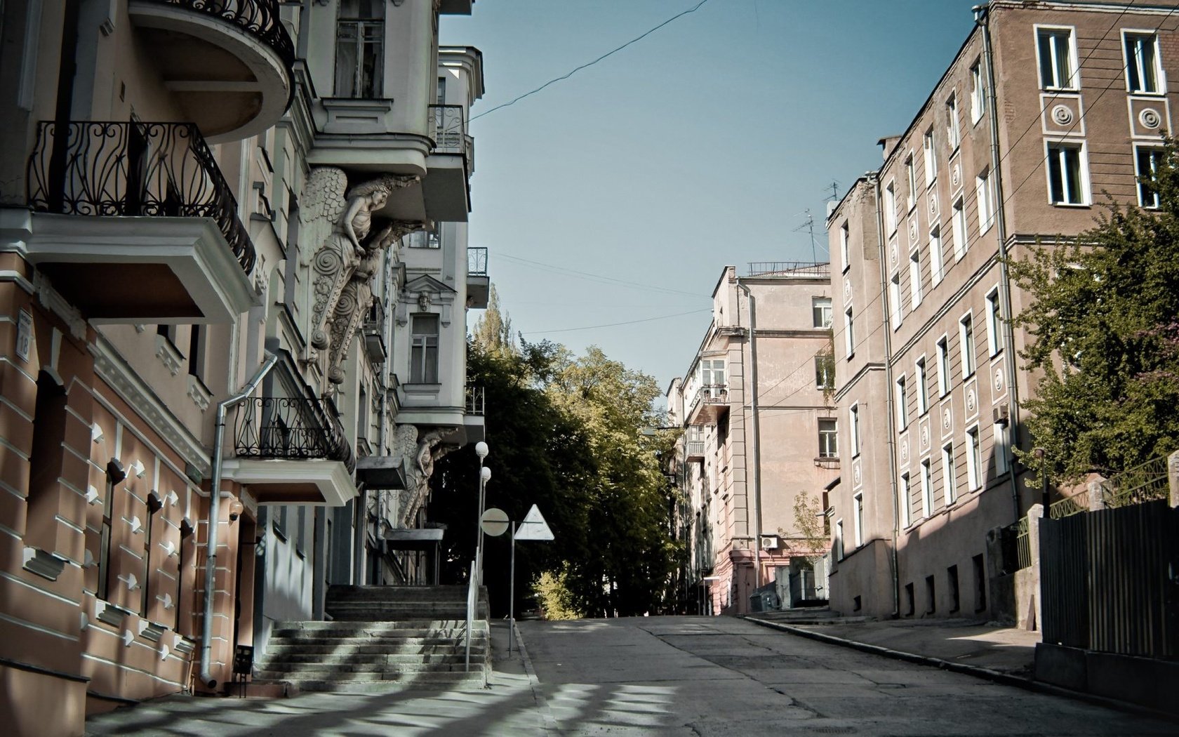 Обои лето, улица, здания, мостовая, украина, харьков, summer, street, building, bridge, ukraine, kharkov разрешение 1920x1080 Загрузить