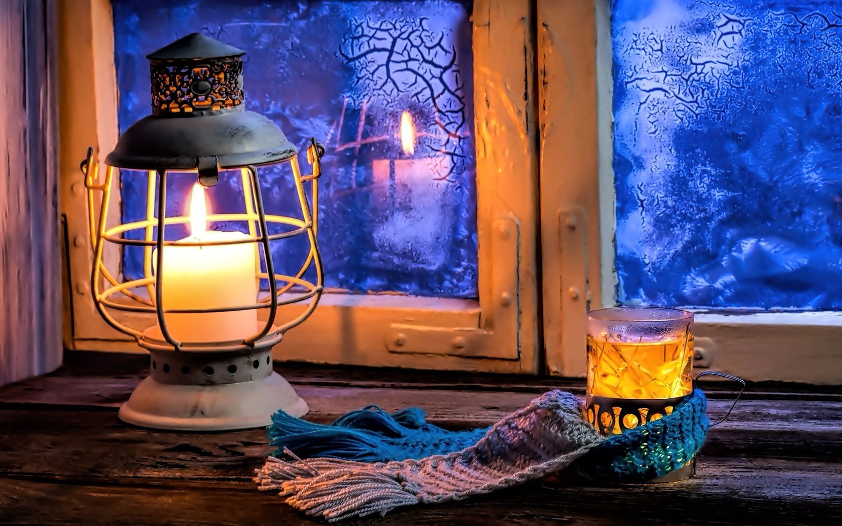 Обои свет, ночь, зима, мороз, фонарь, окно, чашка, light, night, winter, frost, lantern, window, cup разрешение 1920x1080 Загрузить