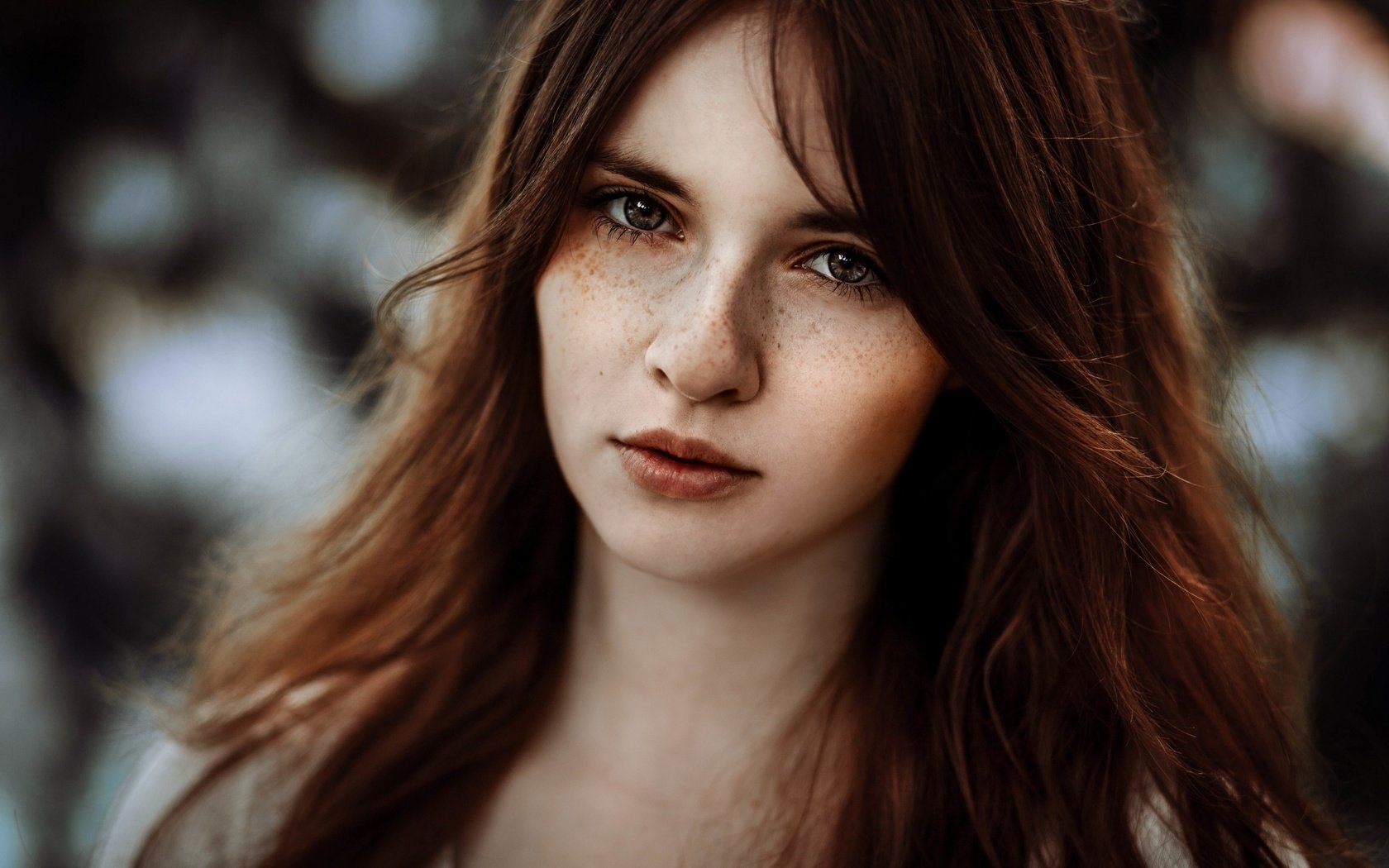 Обои девушка, фото, волосы, лицо, шатенка, girl, photo, hair, face, brown hair разрешение 2880x1920 Загрузить