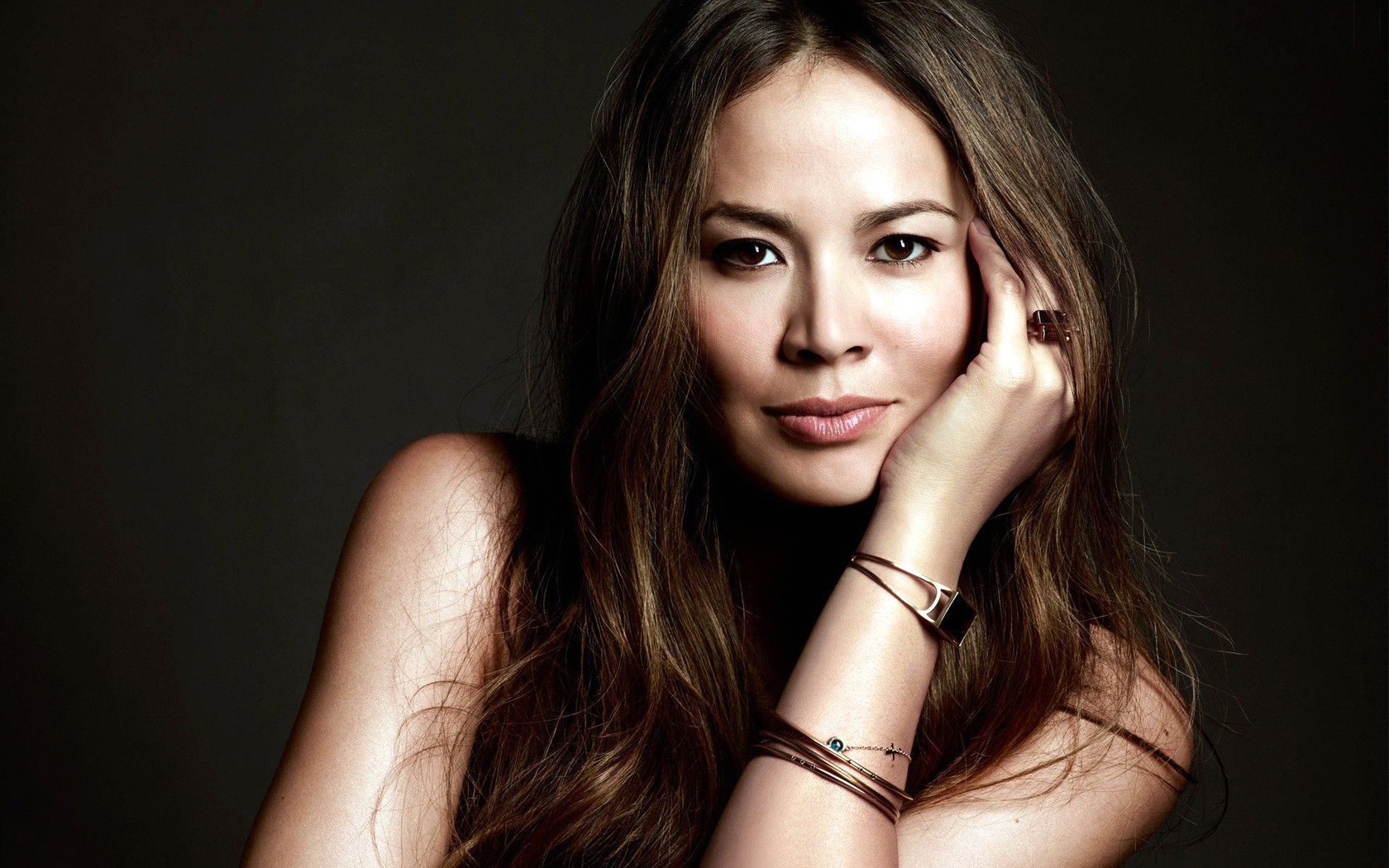 Обои взгляд, модель, волосы, лицо, актриса, мун бладгуд, moon bloodgood, look, model, hair, face, actress, mun bladgoud разрешение 1920x1200 Загрузить