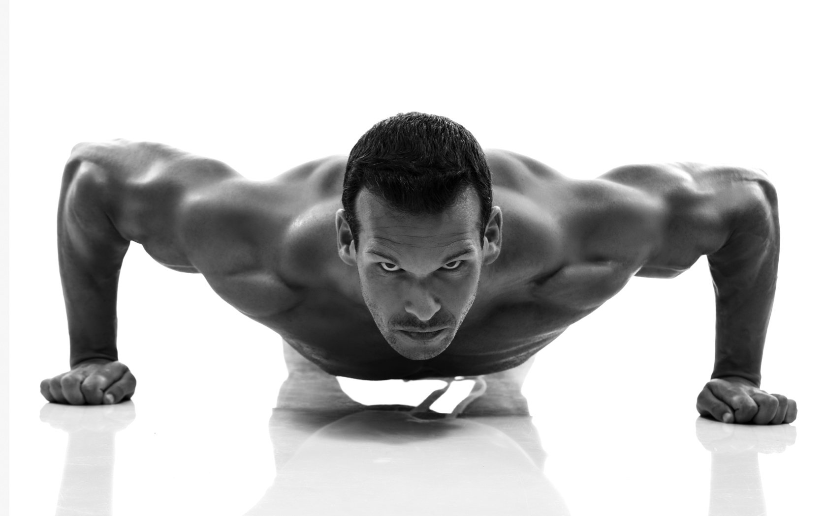 Обои мужчина, мужики, фитнес, отжимания, male, men, fitness, pushups разрешение 5478x3840 Загрузить