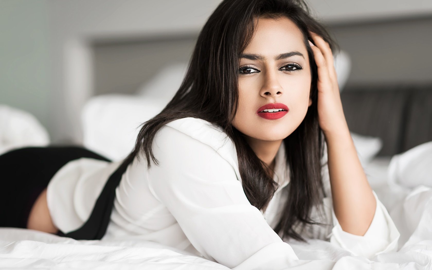 Обои shraddha srinath, глаза, шраддха шринат, девушка, шраддха шринатх, брюнетка, модель, лицо, актриса, макияж, болливуд, eyes, sraddha srinath, girl, brunette, model, face, actress, makeup, bollywood разрешение 2048x1367 Загрузить