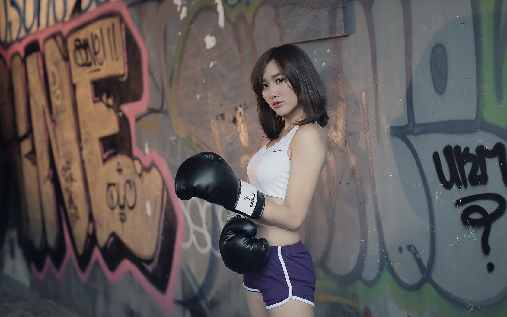 Обои девушка, спорт, азиатка, боксерские перчатки, girl, sport, asian, boxing gloves разрешение 2048x1365 Загрузить