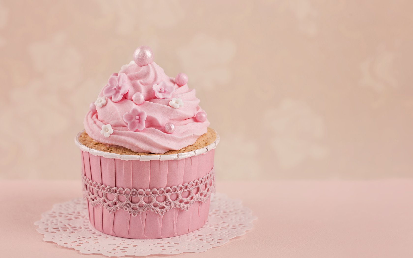 Обои pink-delicate-baby-cupcake разрешение 5435x3691 Загрузить