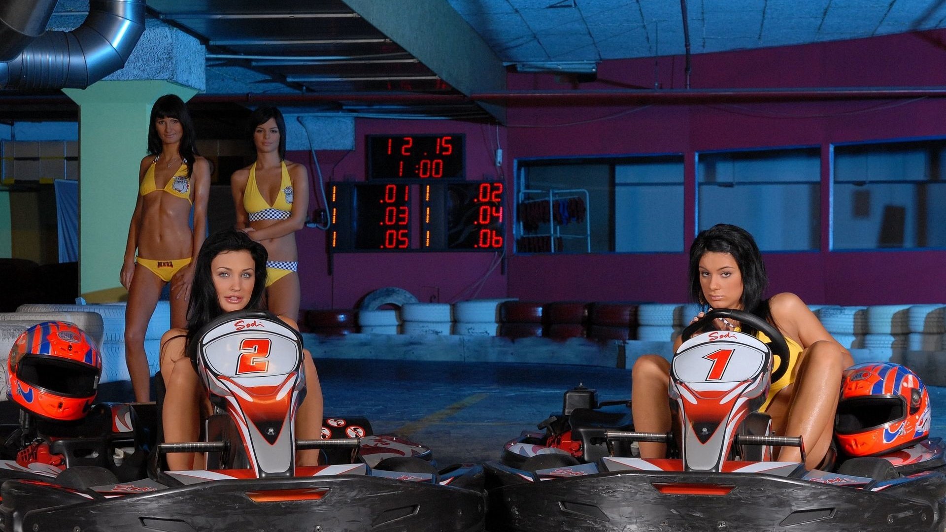Обои девушки, картинг, girls, karting разрешение 1920x1440 Загрузить