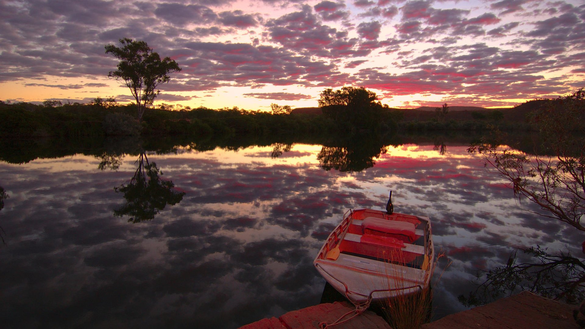 Обои озеро, река, природа, берег, закат, лодка, австралия, lake, river, nature, shore, sunset, boat, australia разрешение 2000x1333 Загрузить