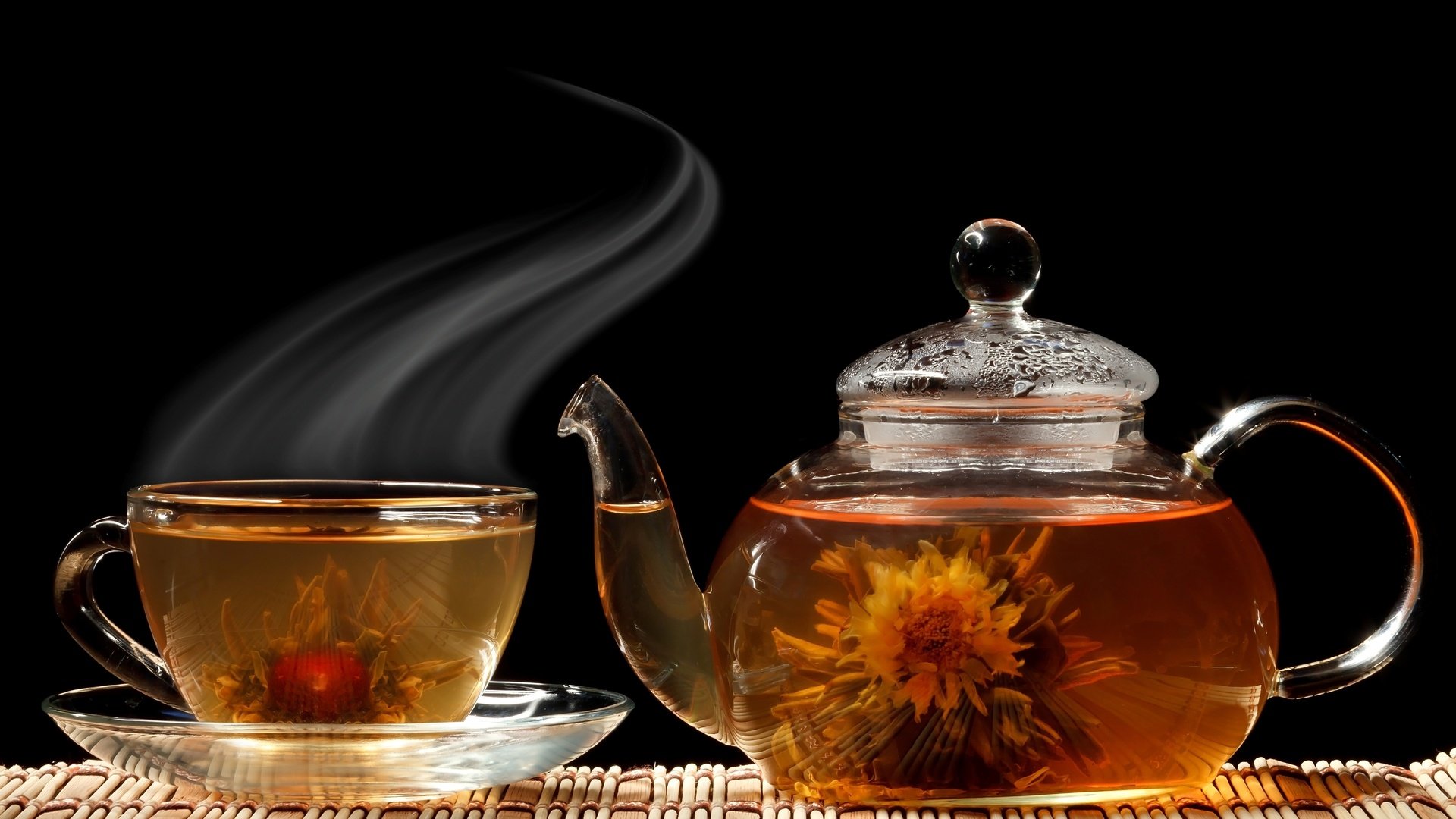 Обои цветок, блюдце, черный фон, чашка, чай, чайник, flower, saucer, black background, cup, tea, kettle разрешение 5610x3740 Загрузить