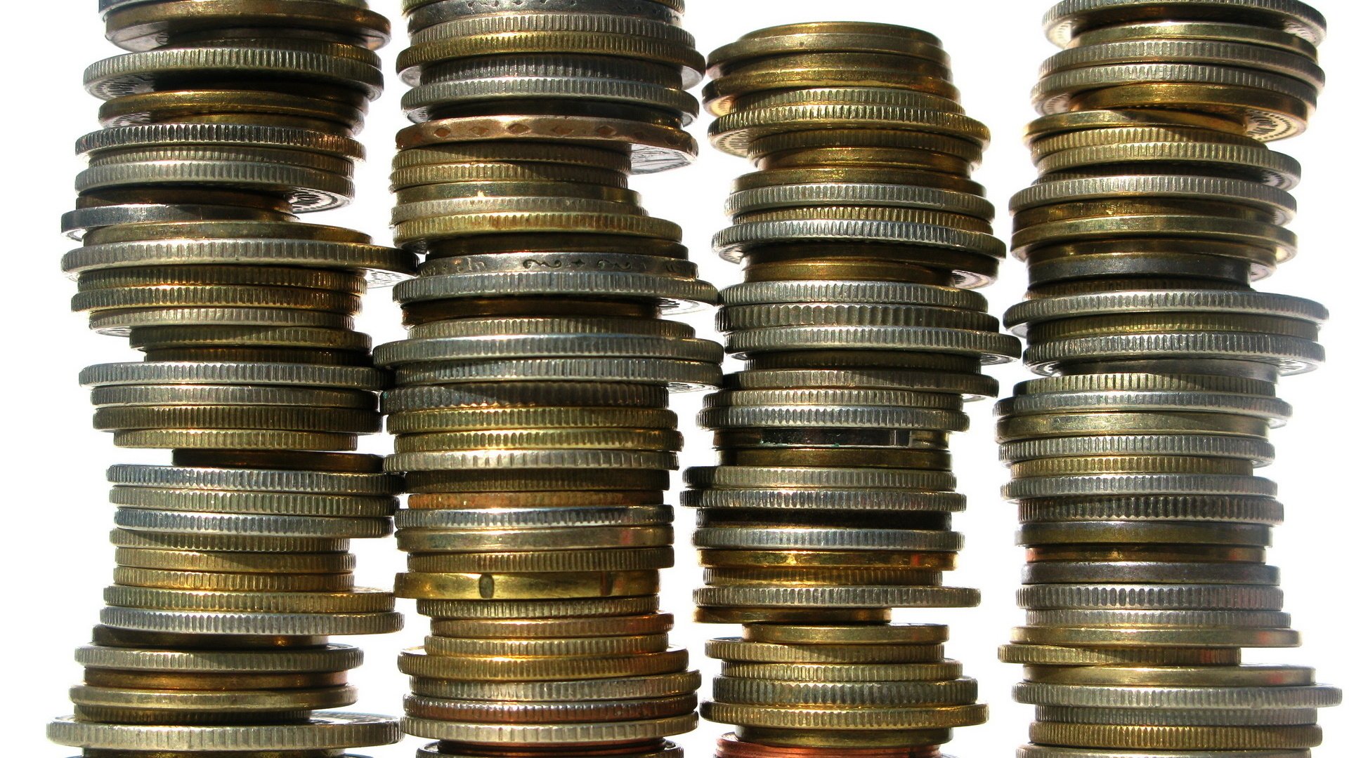 Обои металл, белый фон, деньги, монеты, metal, white background, money, coins разрешение 1920x1200 Загрузить